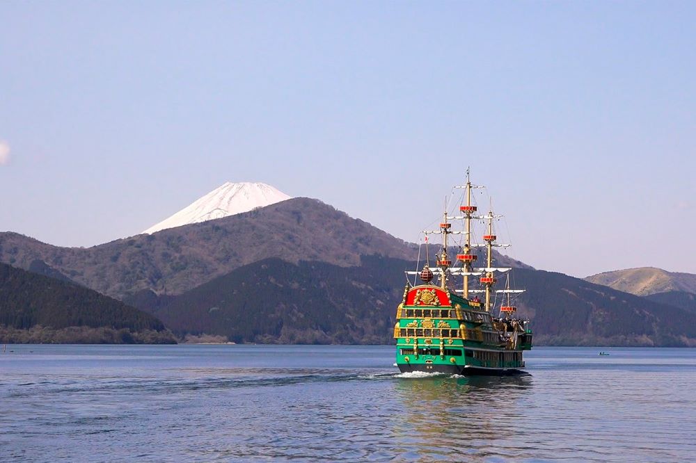 Viajar por japon-lago-ashi-crucero-hakone