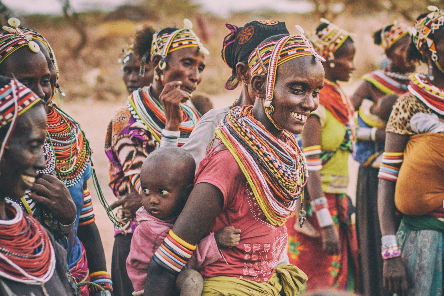 La aventura familiar para fin de año. Kenia. NUBA everywhere. Mujer masai