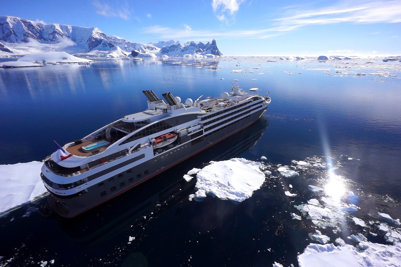 cruceros-ponant-explorer-icebreaker