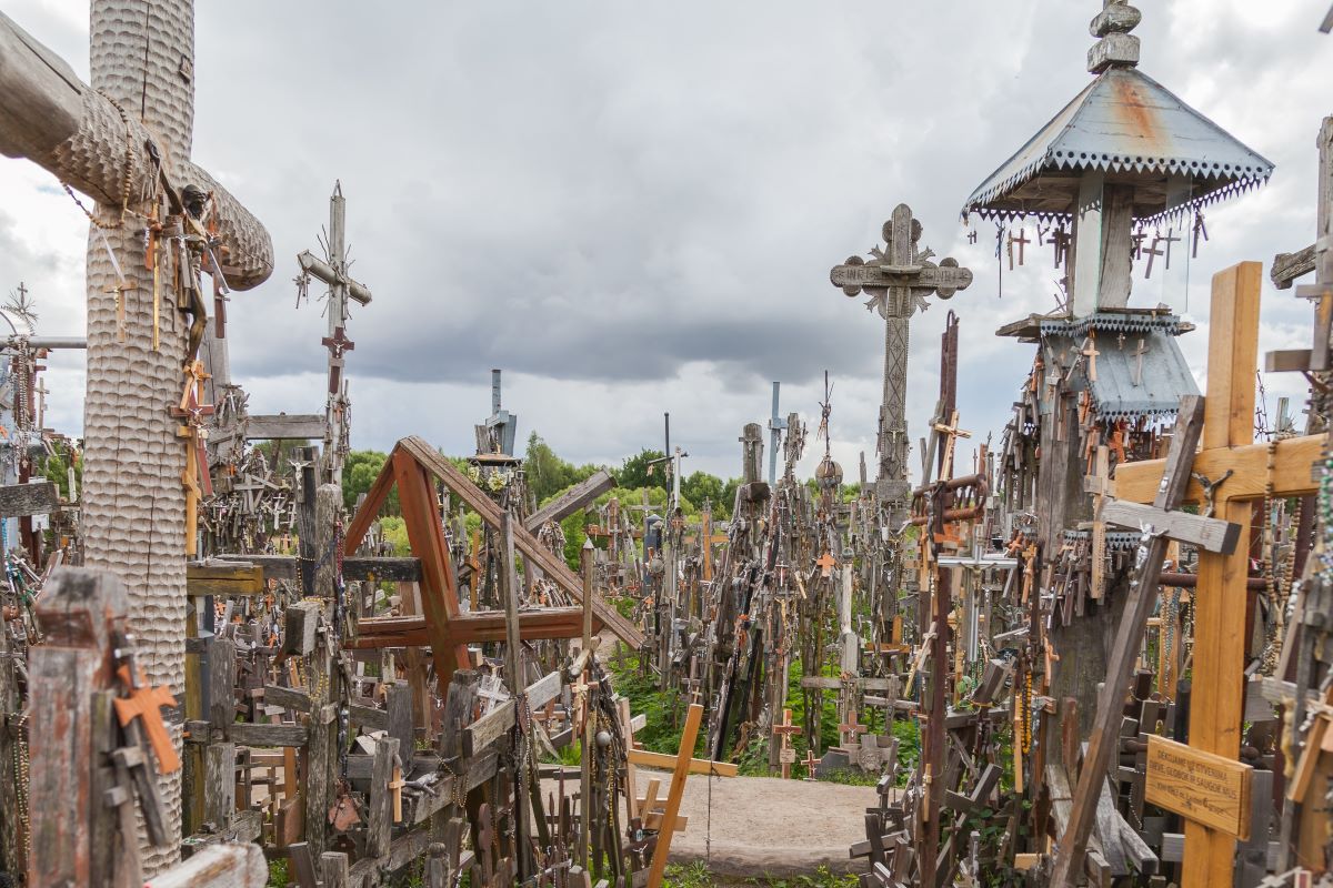 Viajar a capitales balticas-colina_de_las_cruces_lituania