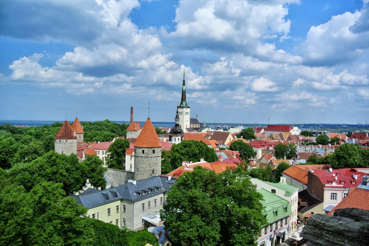 Viajar a capitales balticas-old_town_of_tallinn_estonia